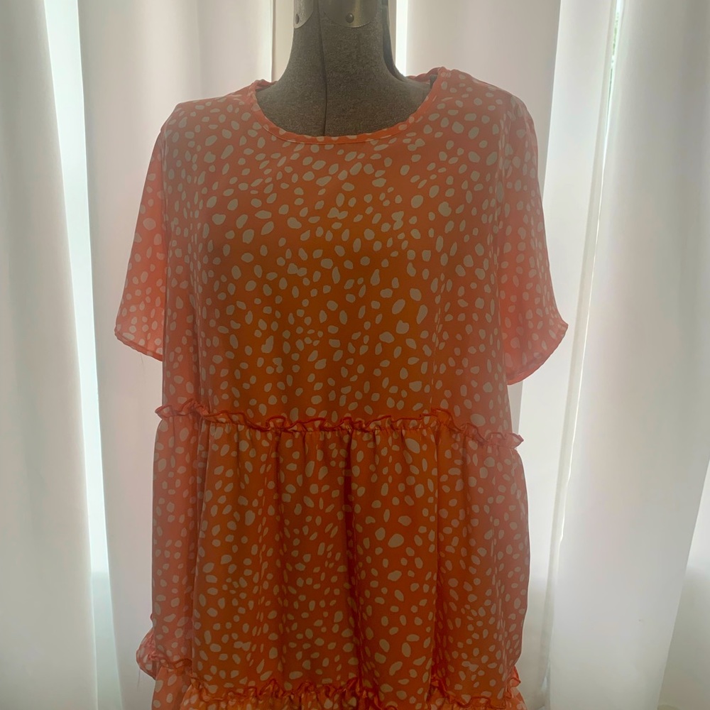 Short sleeve, blousy top
